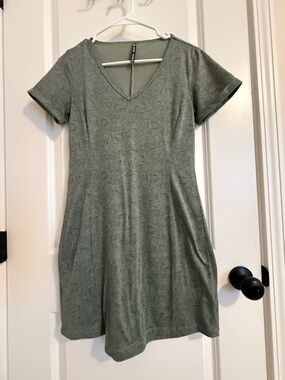 Kühl Inara Dress, Sage Green, Size XS, Excellent Condition.